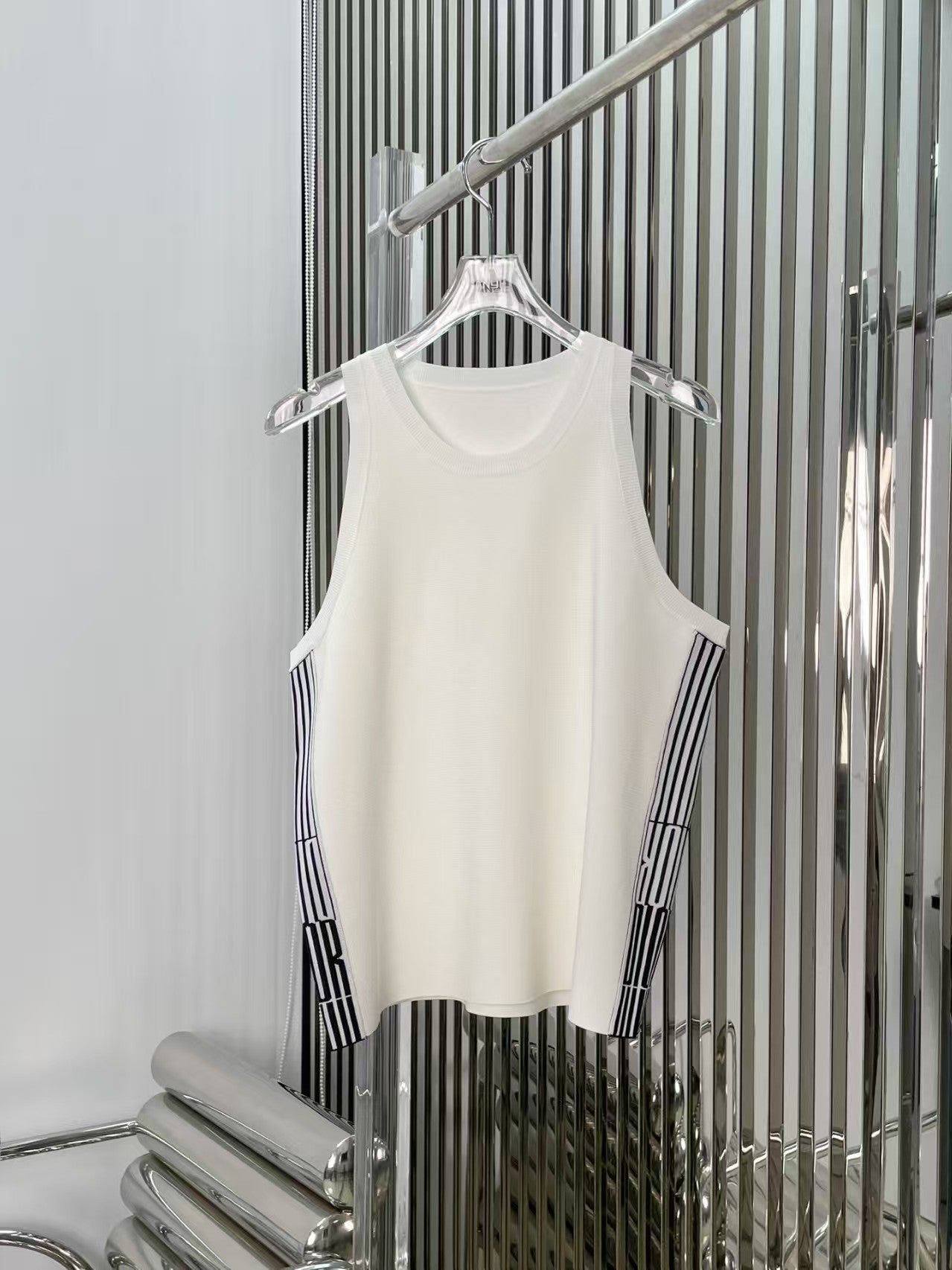 Striped lettering jacquard-knit vest