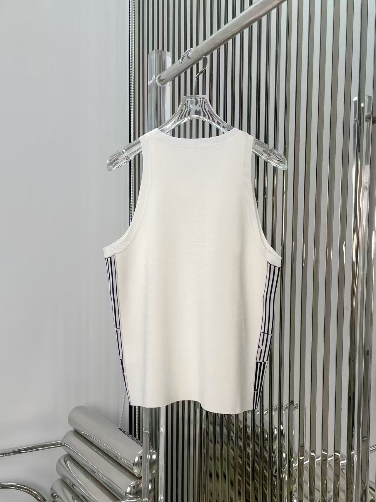 Striped lettering jacquard-knit vest