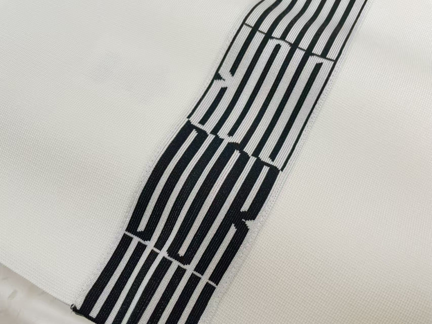 Striped lettering jacquard-knit vest