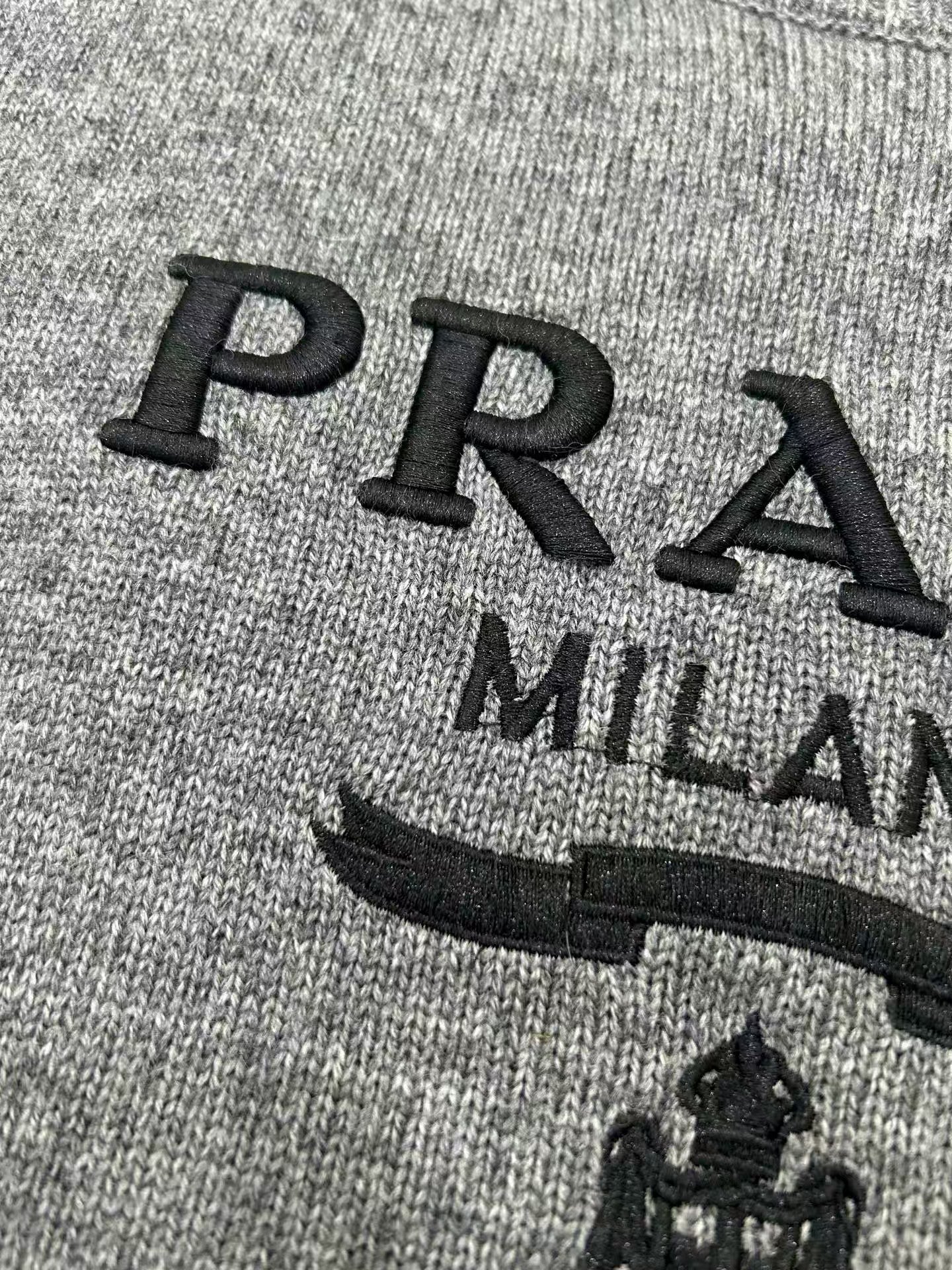 3D embroidered letters knitted wool short-sleeved shirt