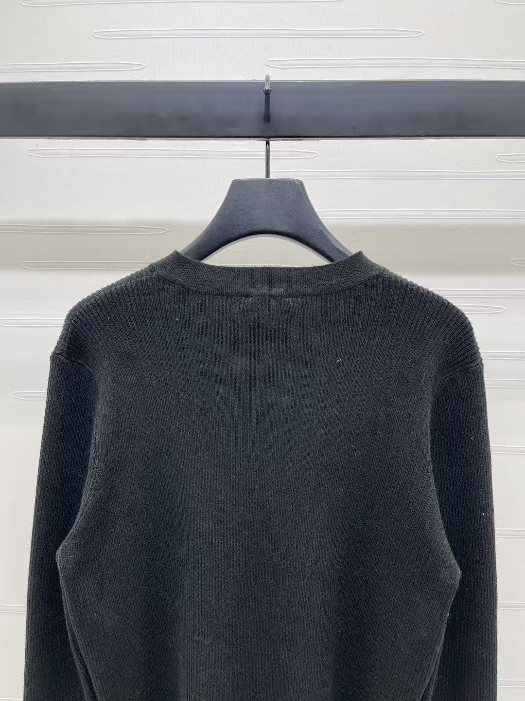 Double pocket crew neck knit cardigan