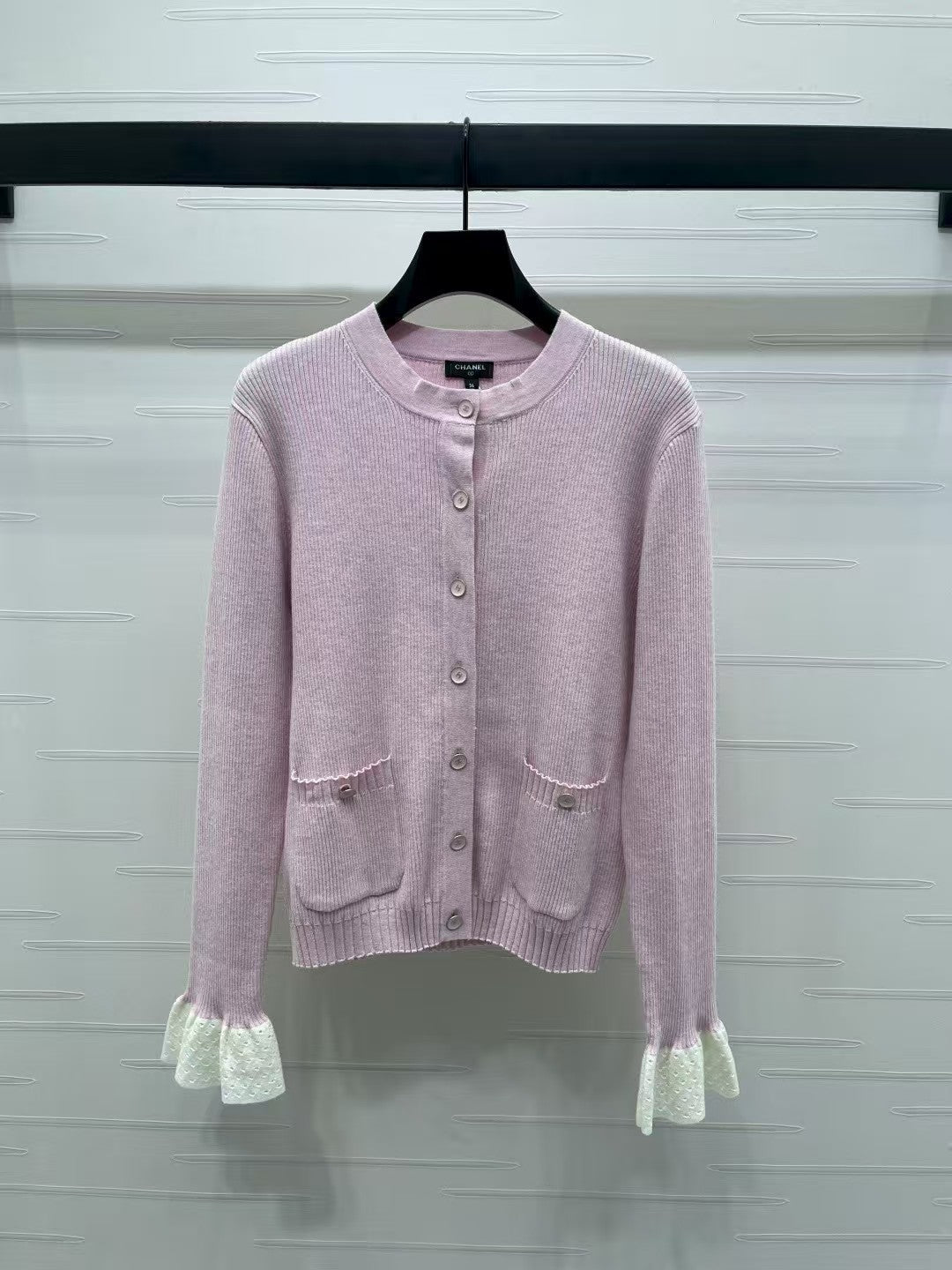 Double pocket crew neck knit cardigan