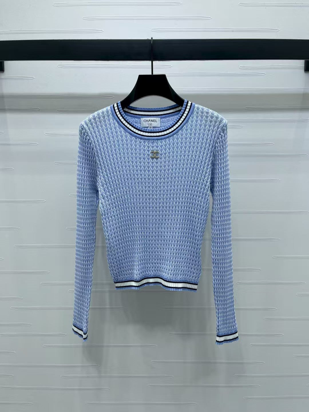 Contrast color knitted round neck long sleeves!