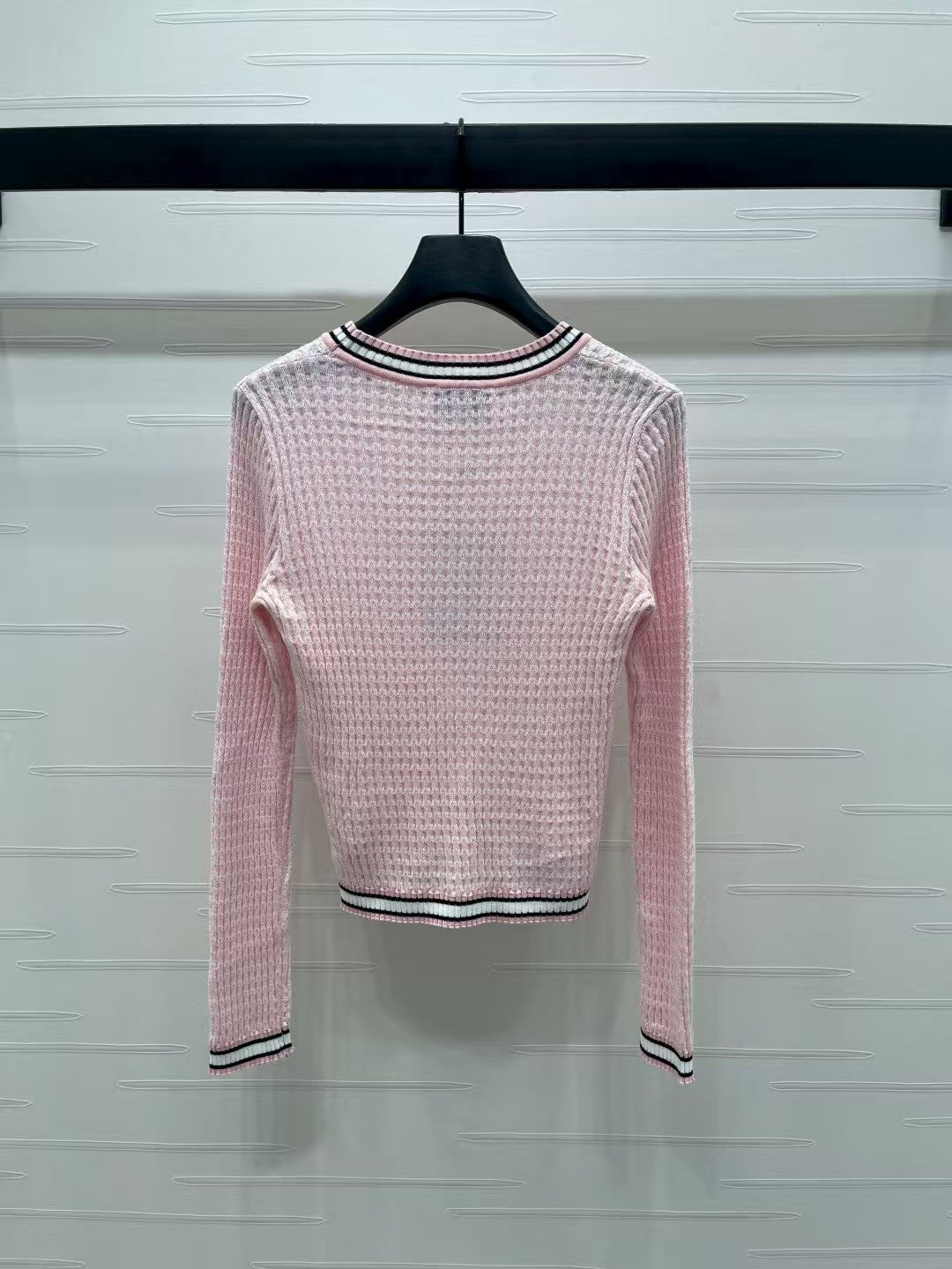 Contrast color knitted round neck long sleeves!