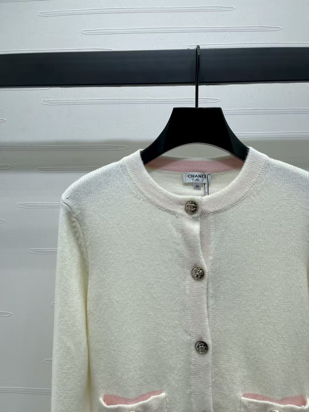 Double pocket knitted crew neck long sleeve cardigan!