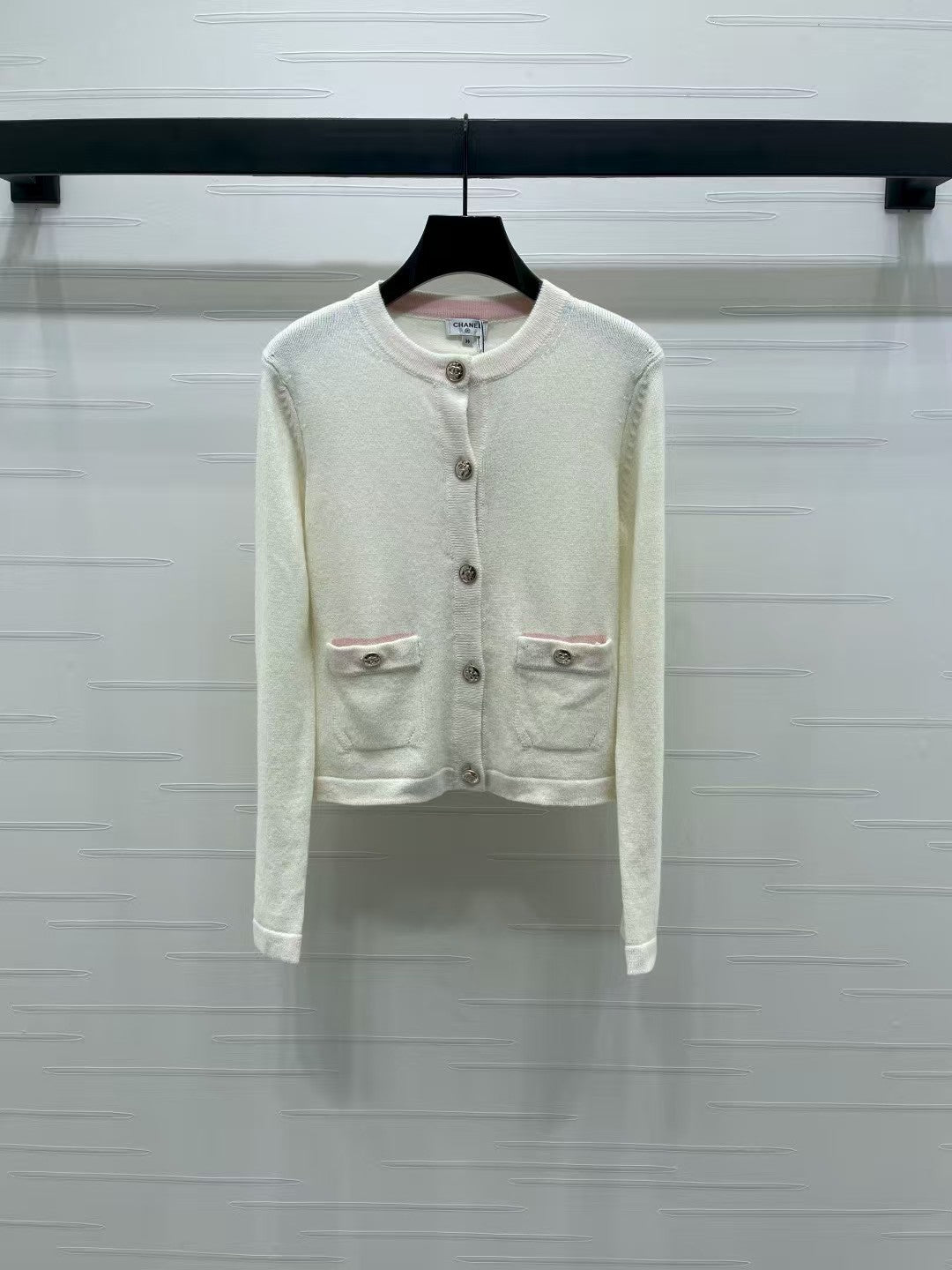 Double pocket knitted crew neck long sleeve cardigan!