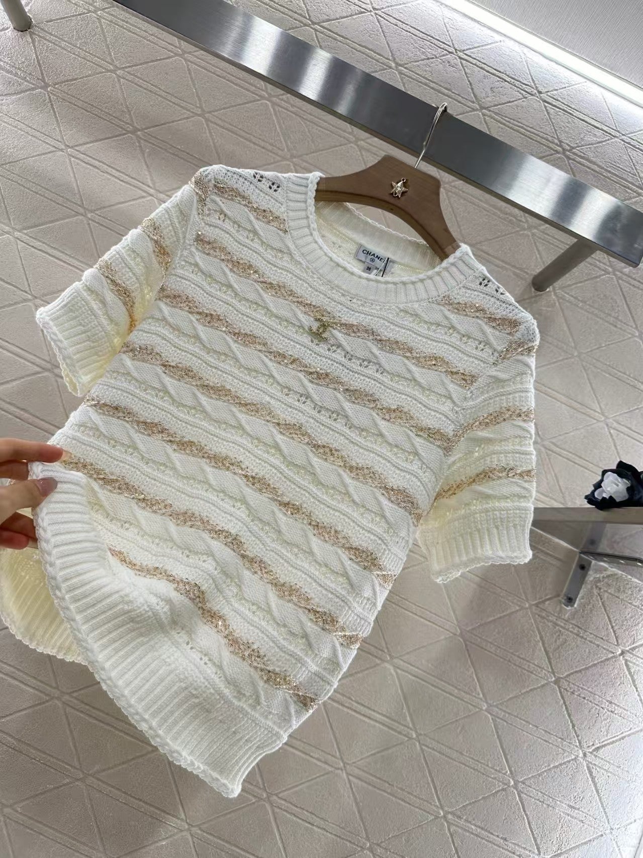 Sequined striped knit short sleeves