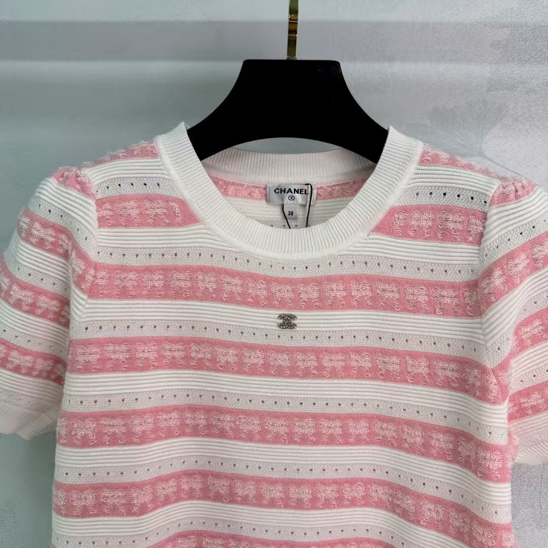 Logo pattern embellishment short sleeves