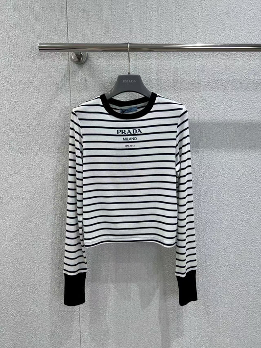 Contrast striped bottoming shirt