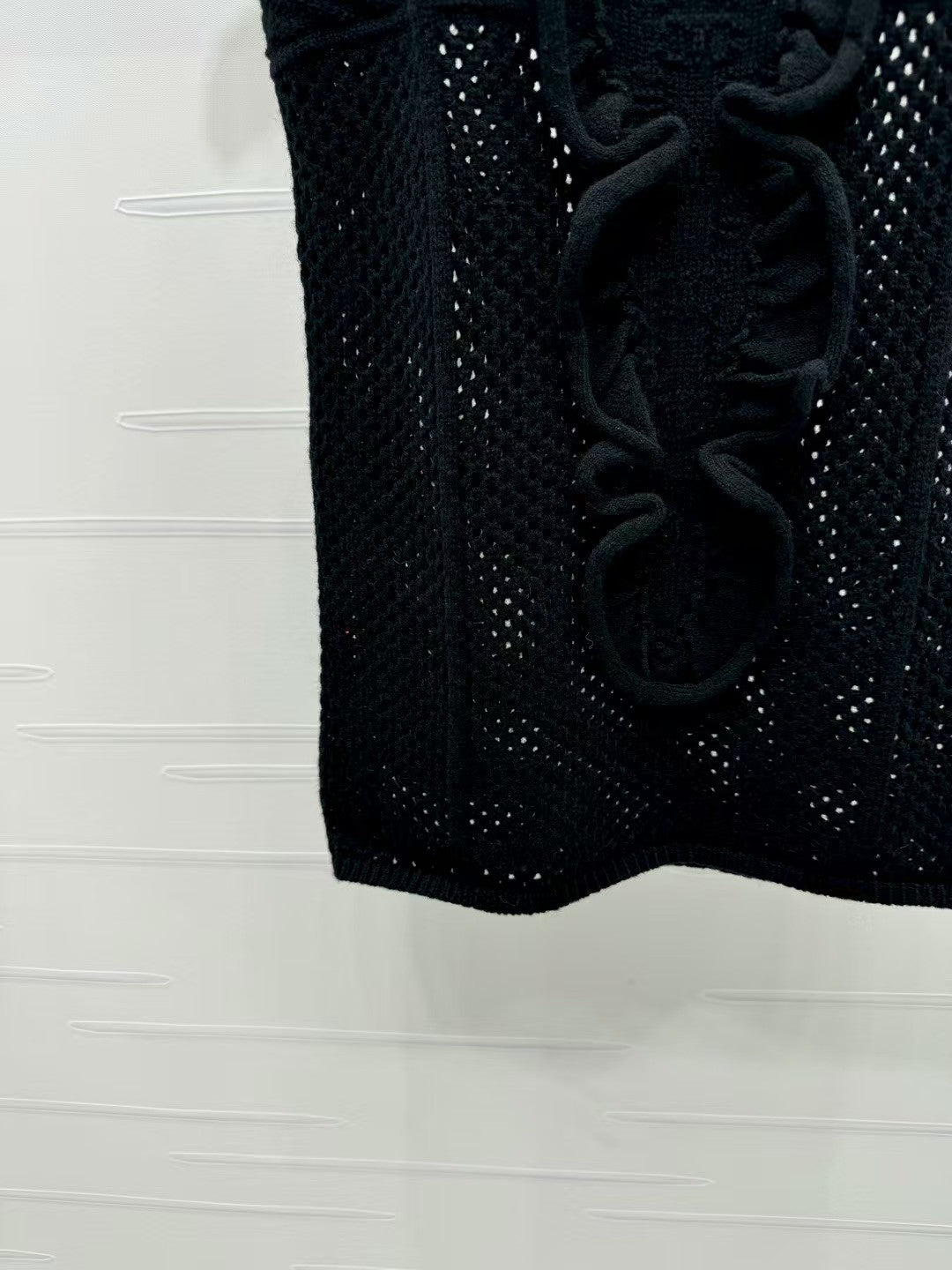 Hollow wave lace knitted vest