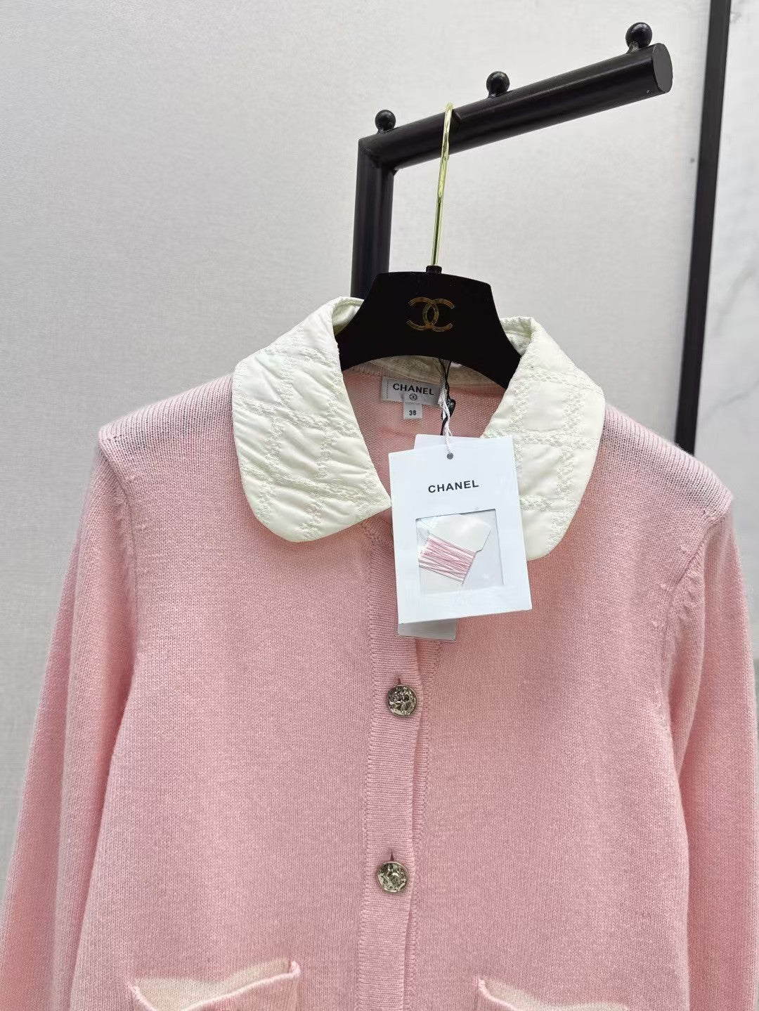 Contrast lapel knitted cardigan