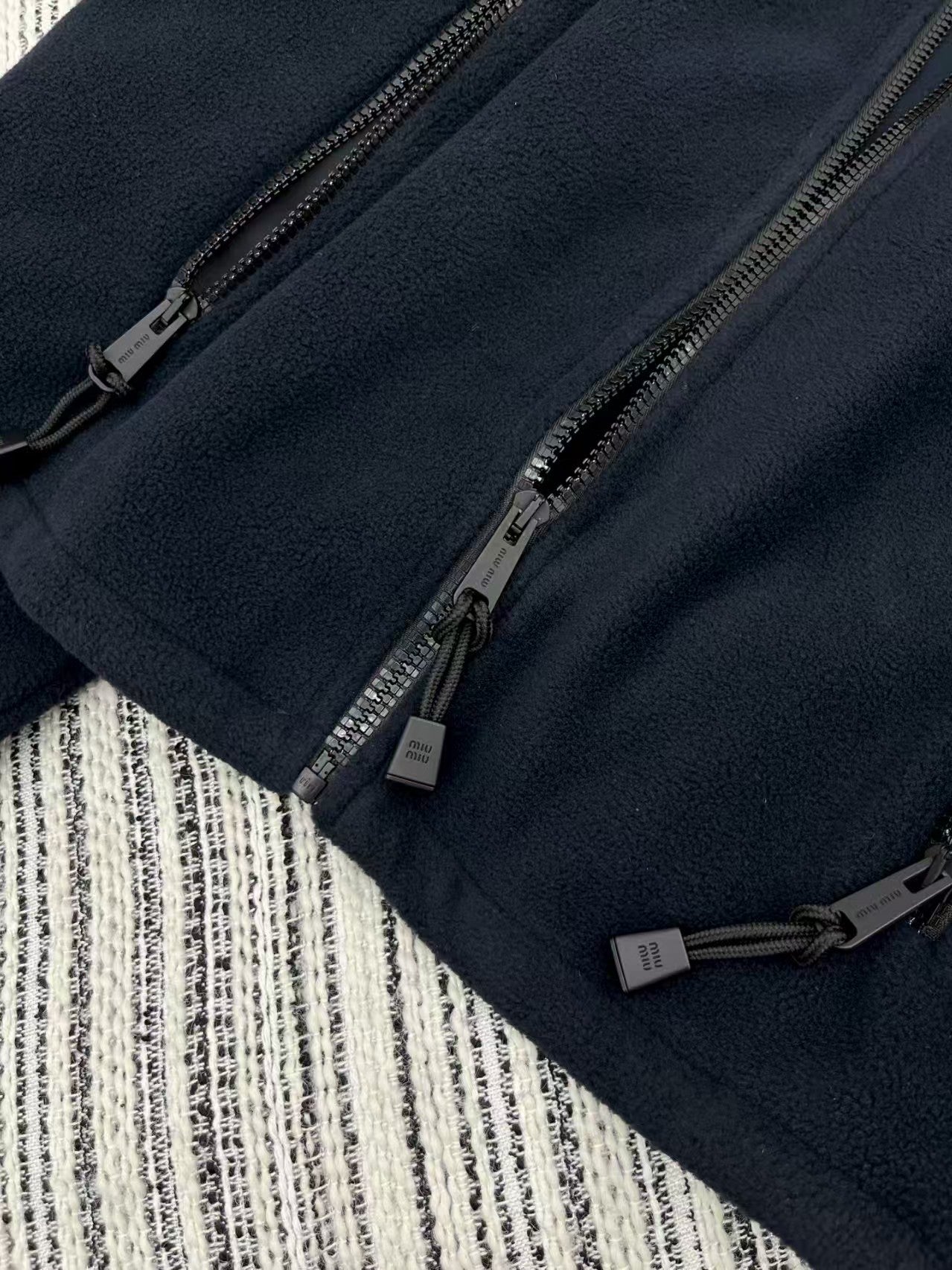 New drawstring fleece hooded jacket