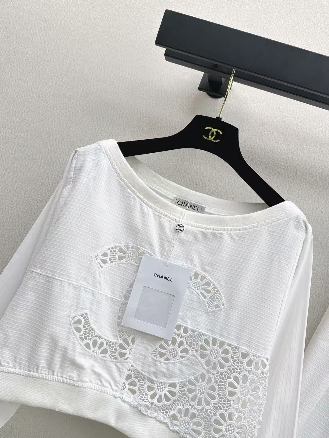 Hollow embroidery white top and skirt set