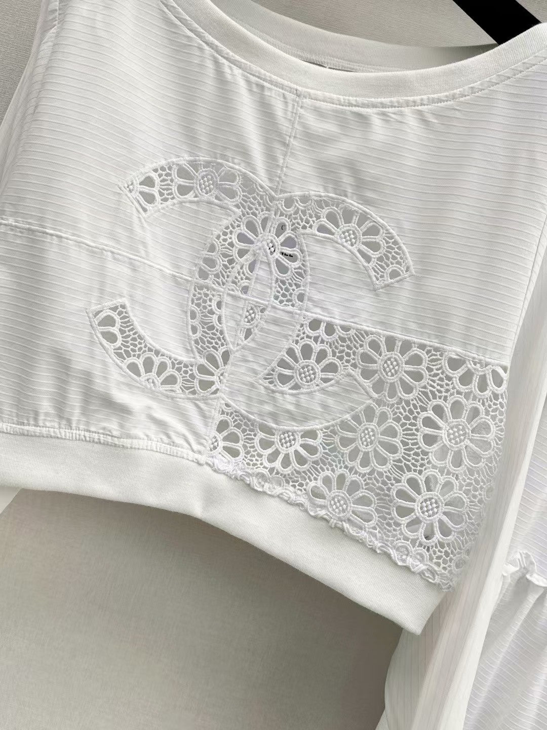 Hollow embroidery white top and skirt set