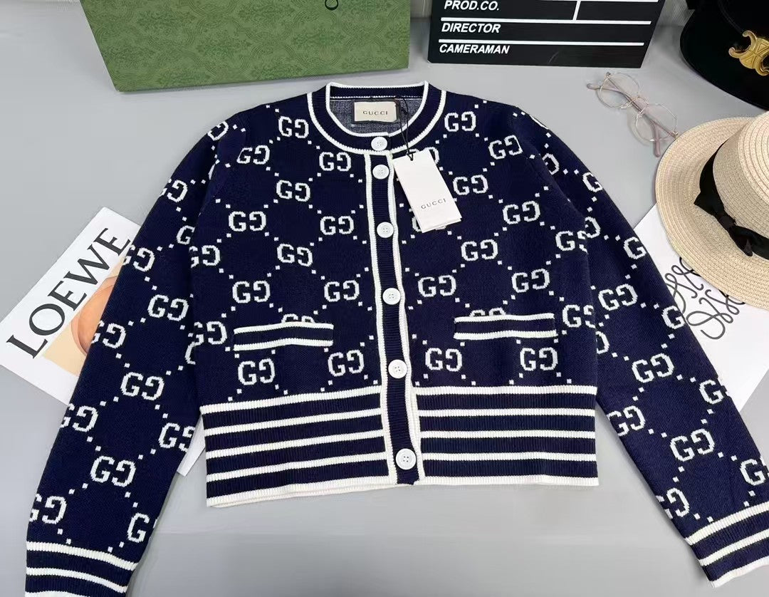 Contrast color long-sleeved cardigan