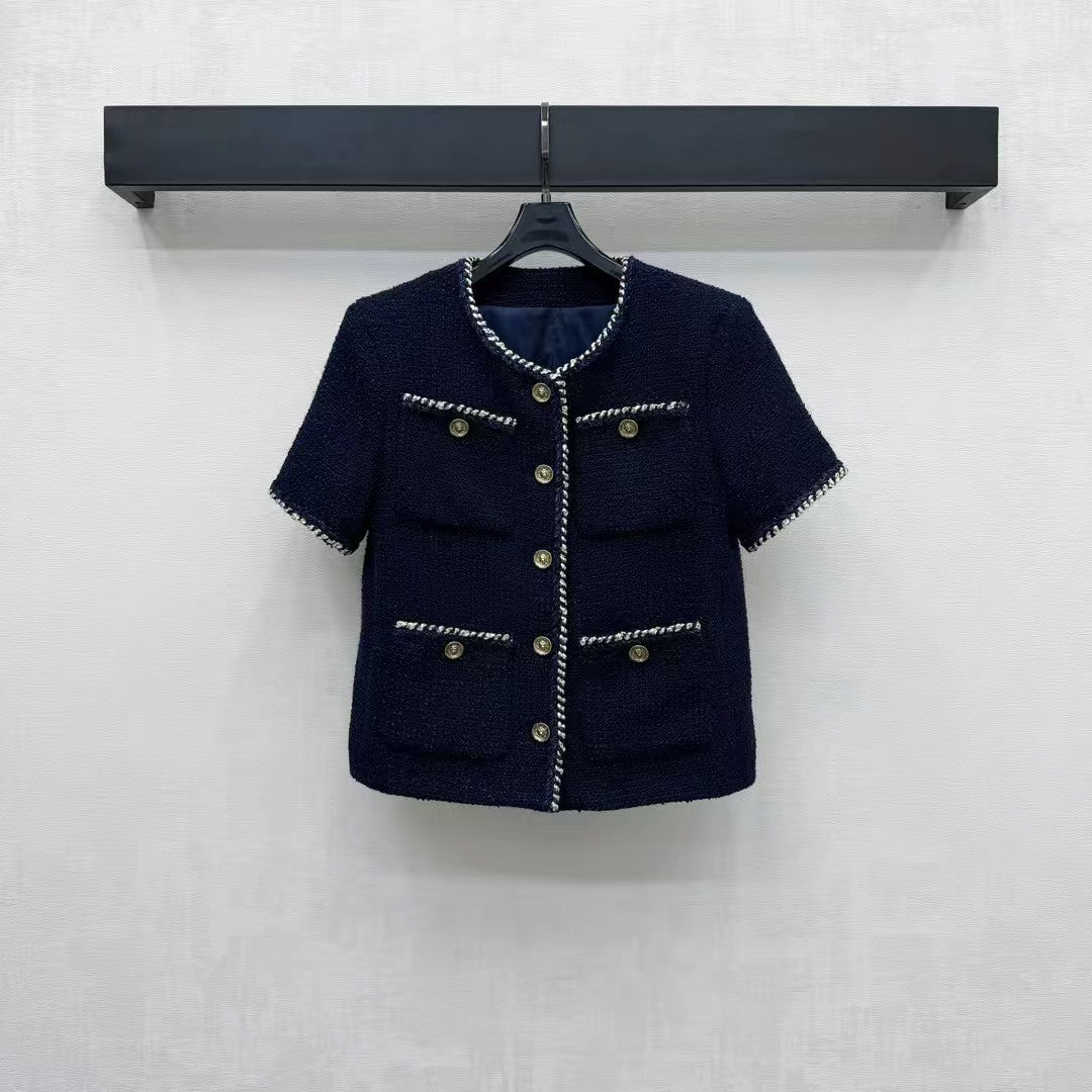 Braided dress with short sleeves and tied hem