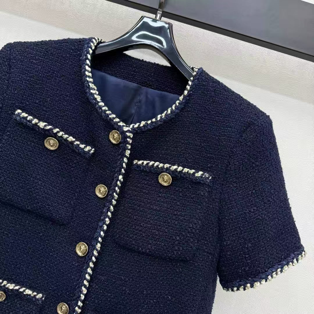 Braided dress with short sleeves and tied hem