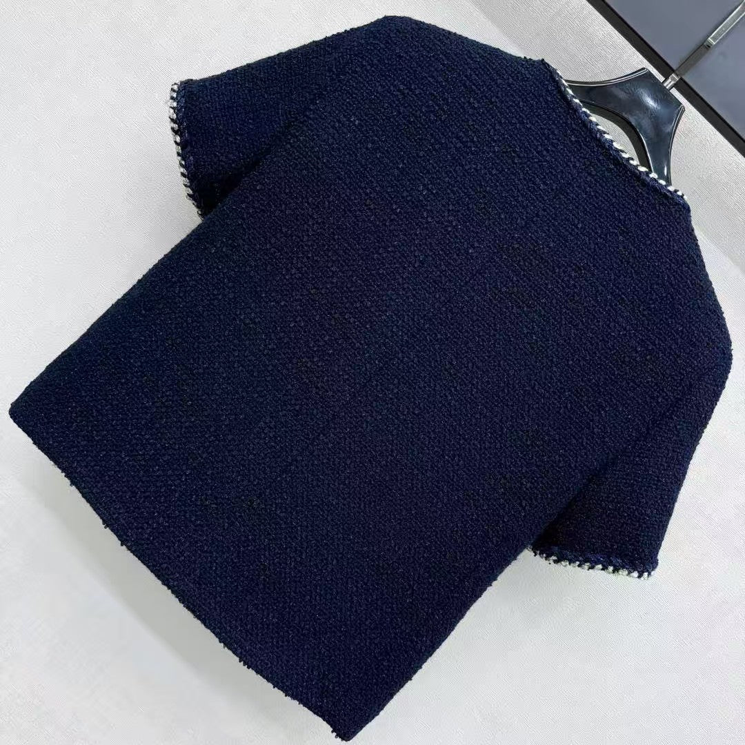 Braided dress with short sleeves and tied hem