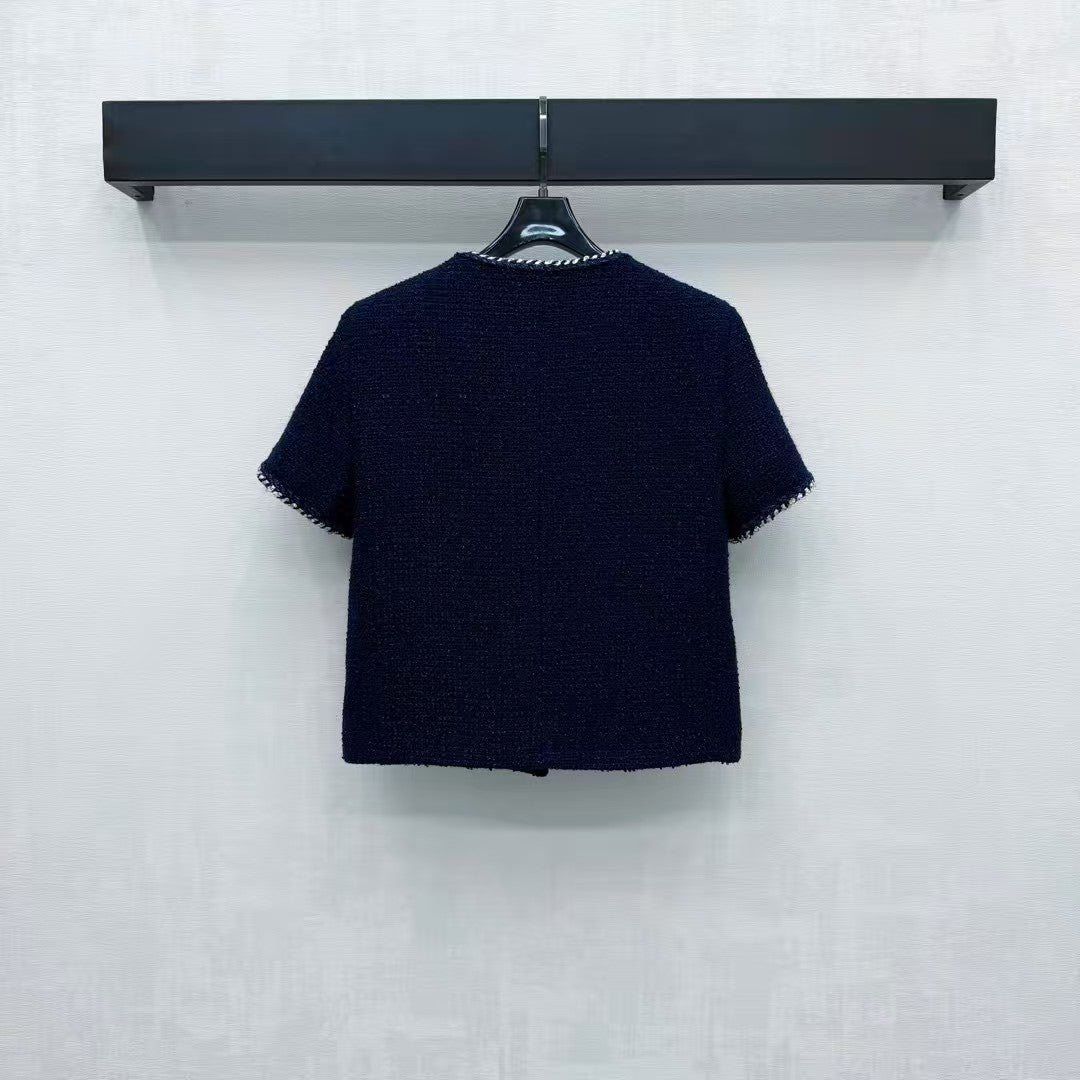 Braided dress with short sleeves and tied hem