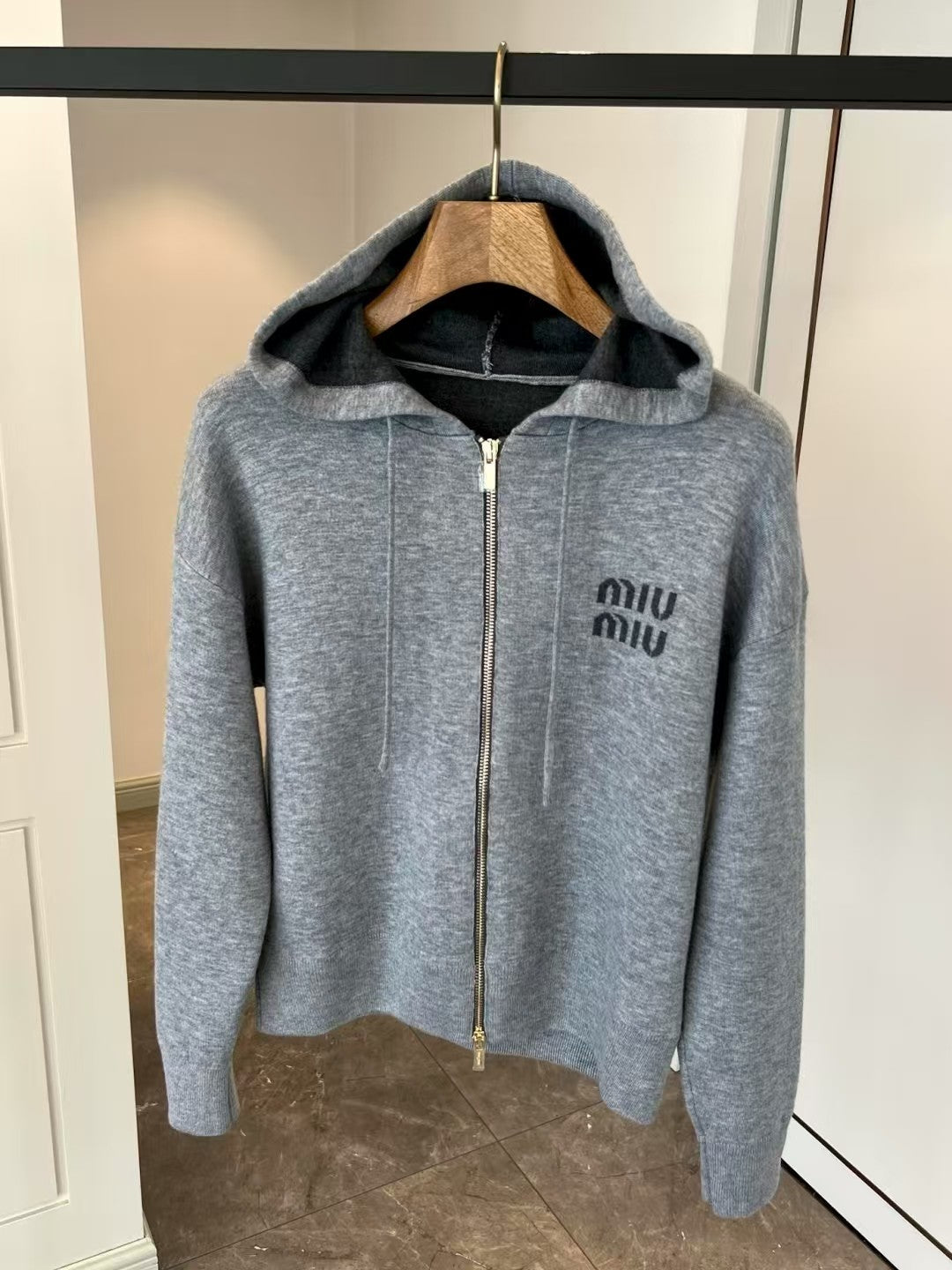 Hooded zip-up cardigan