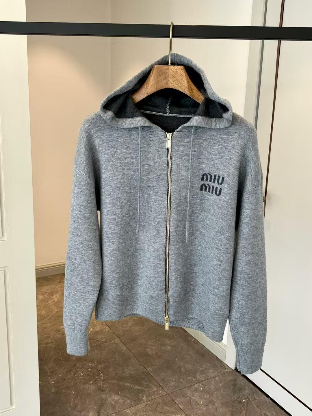 Hooded zip-up cardigan