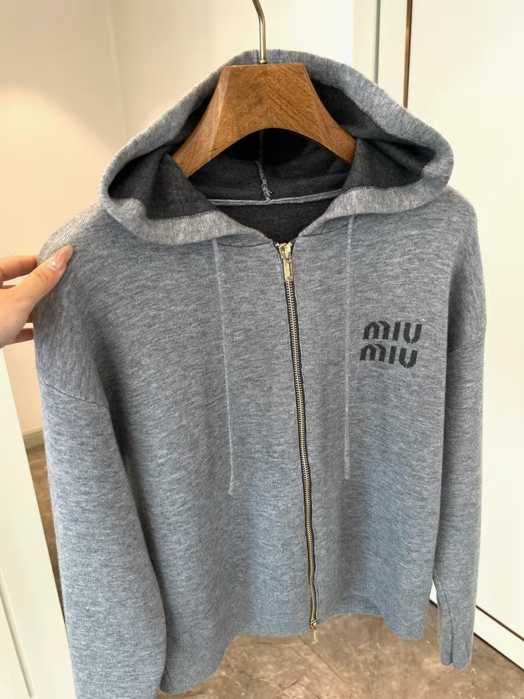 Hooded zip-up cardigan