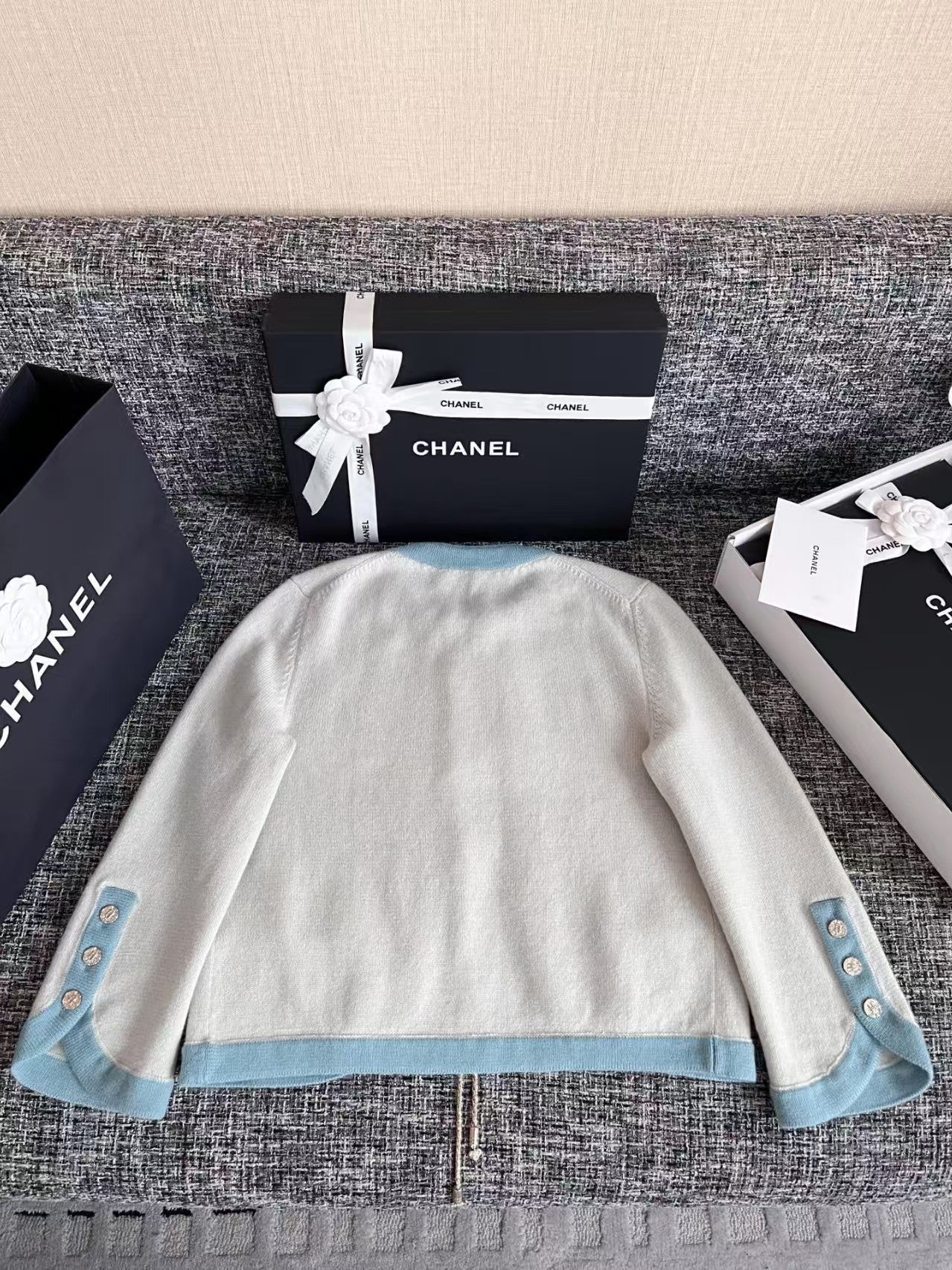 New contrast color cashmere cardigan