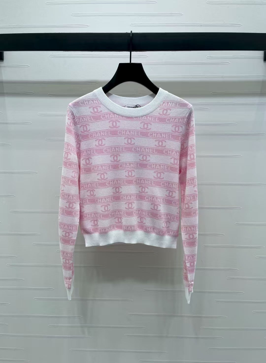 Crew neck striped knitted long sleeves