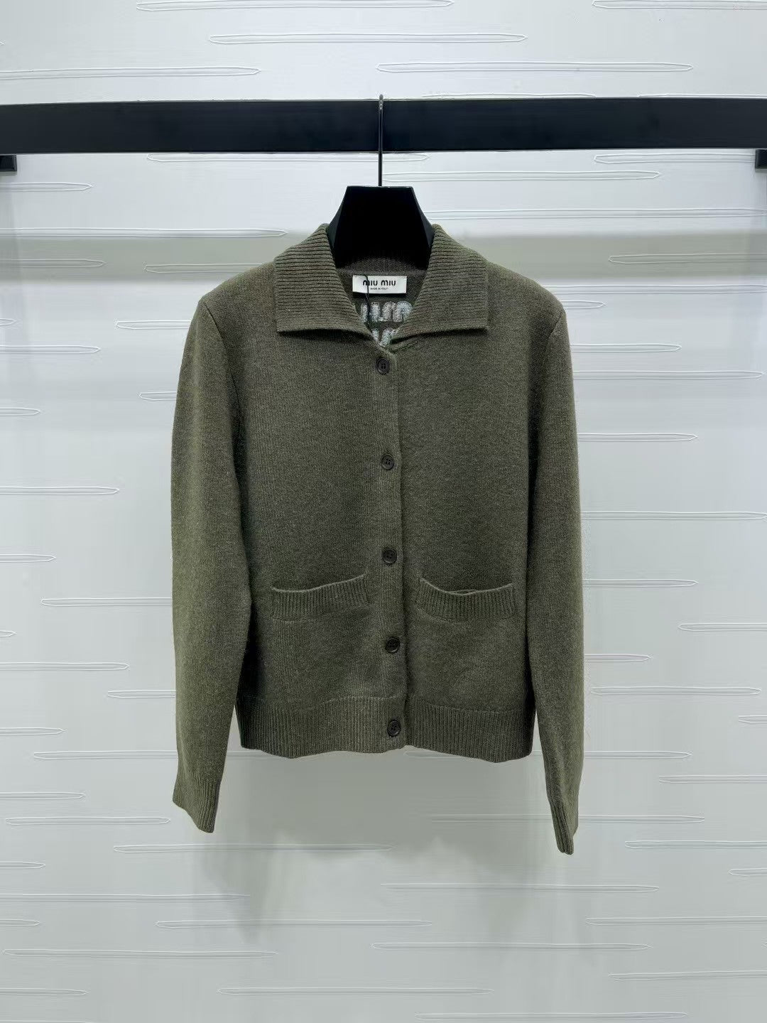 Lapel long-sleeved knitted cardigan