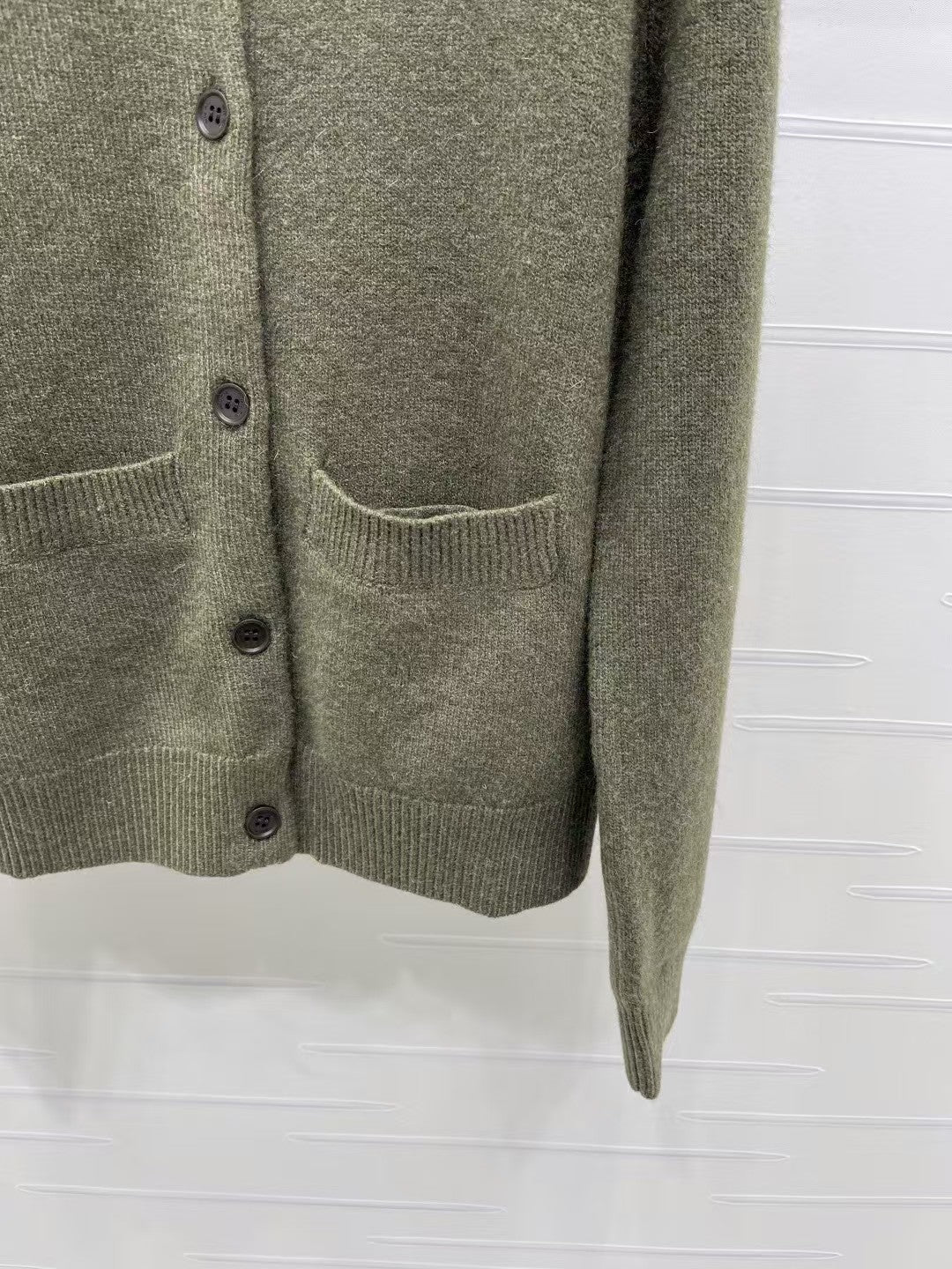 Lapel long-sleeved knitted cardigan