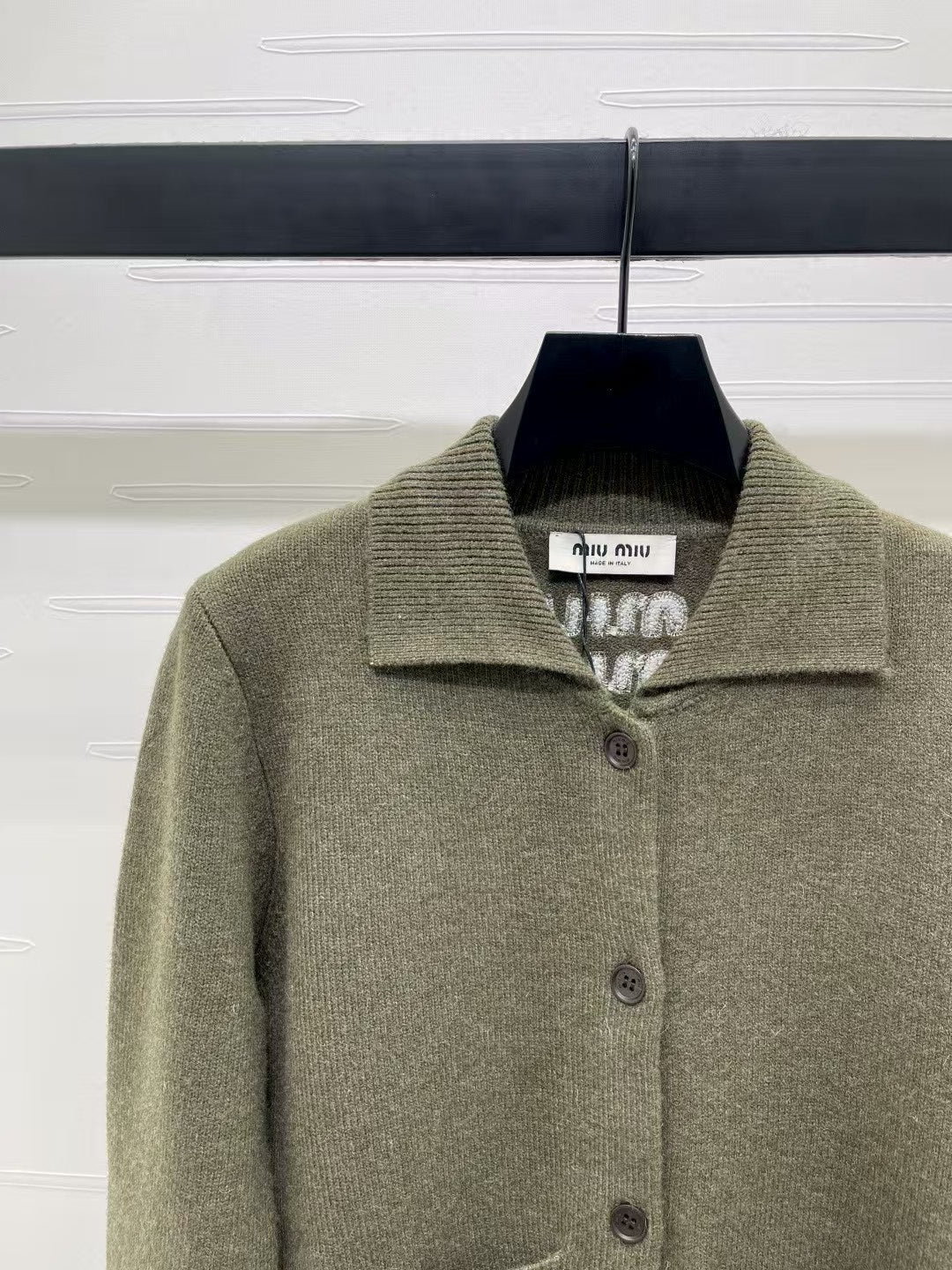 Lapel long-sleeved knitted cardigan