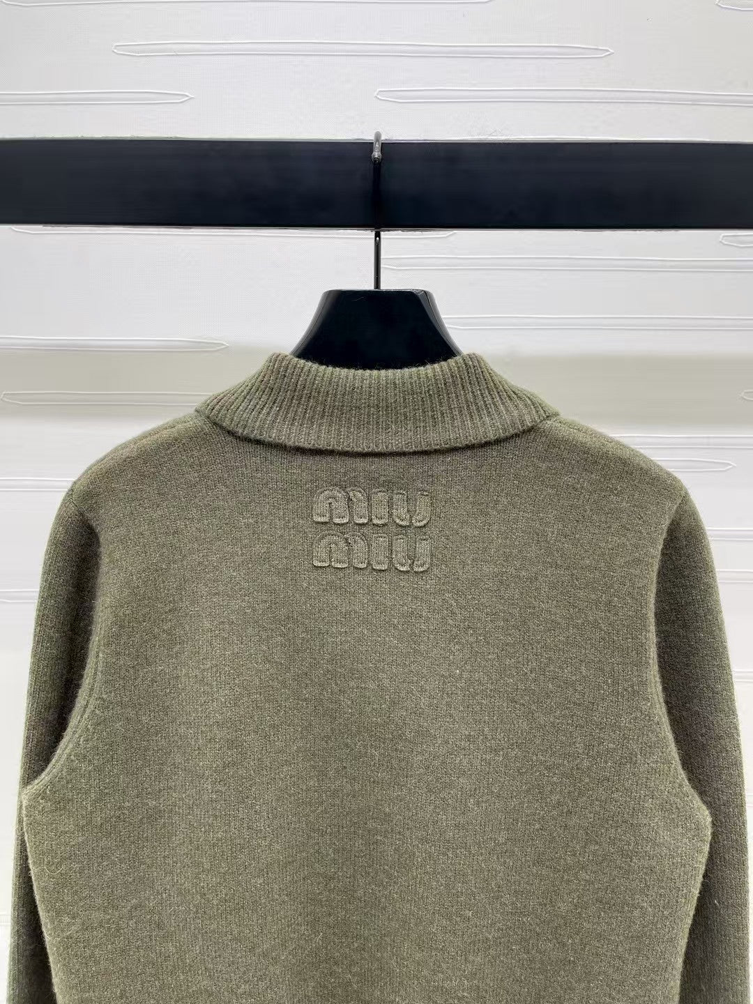 Lapel long-sleeved knitted cardigan