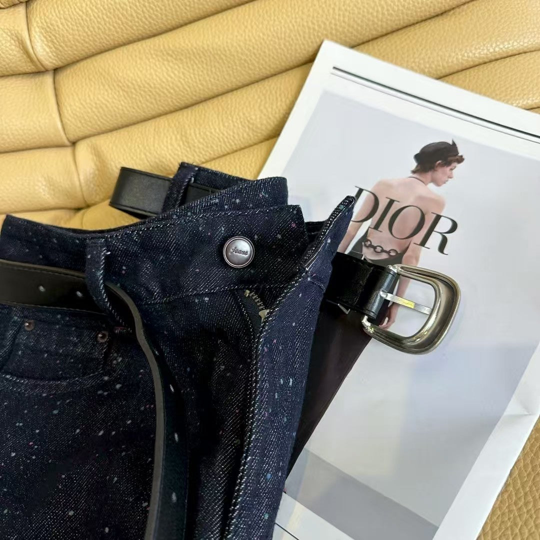 Color spray-dot raw jeans