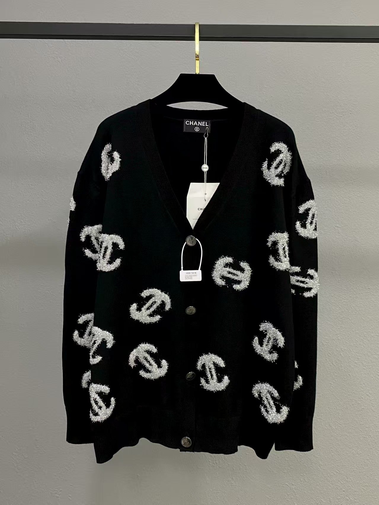 New jacquard silver logo knitted cardigan