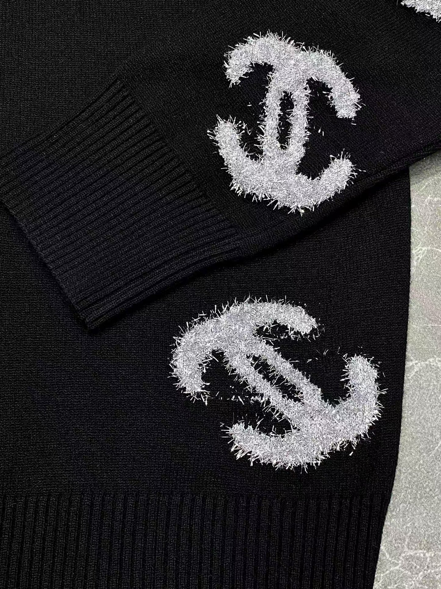 New jacquard silver logo knitted cardigan