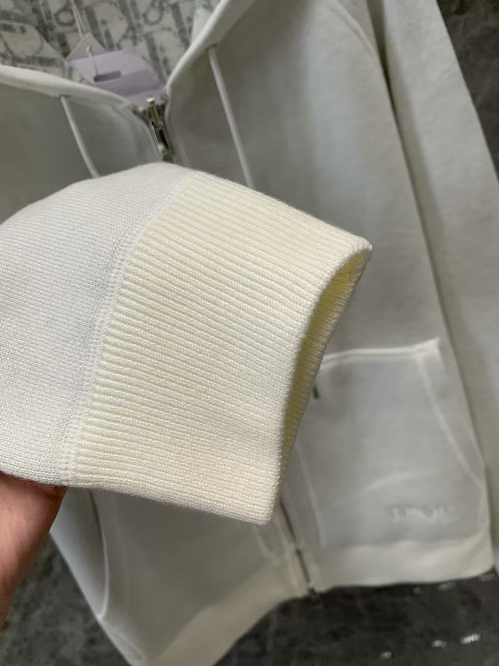 Reversible knitted jacket