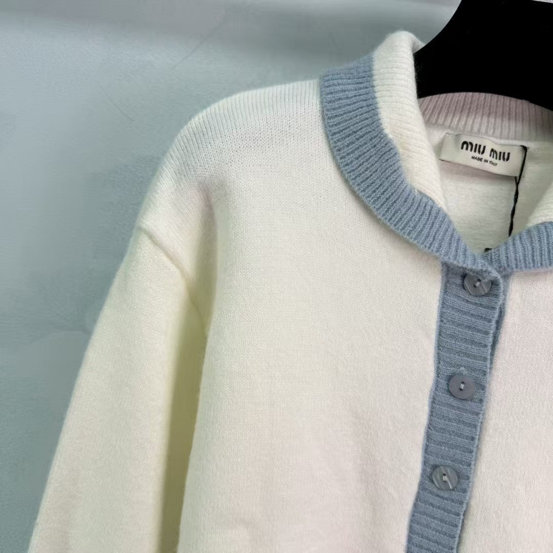 New early autumn knitted cardigan