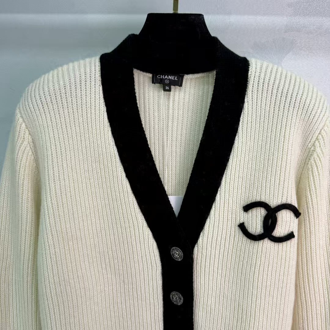 New early autumn color-block knitted cardigan
