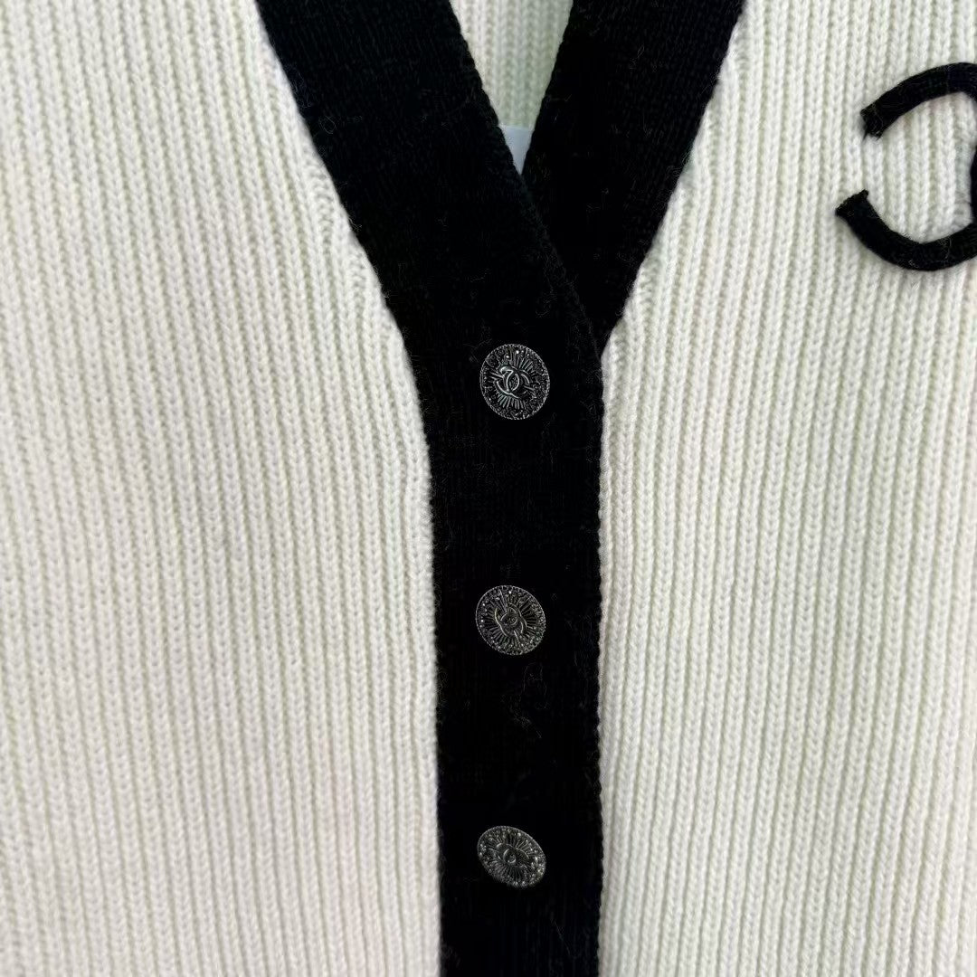 New early autumn color-block knitted cardigan