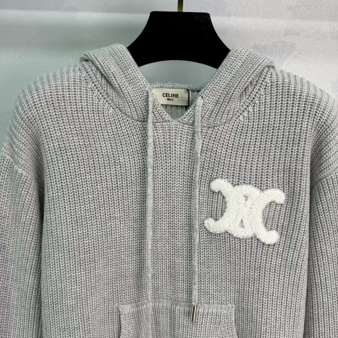 New early autumn hooded knitted sweater