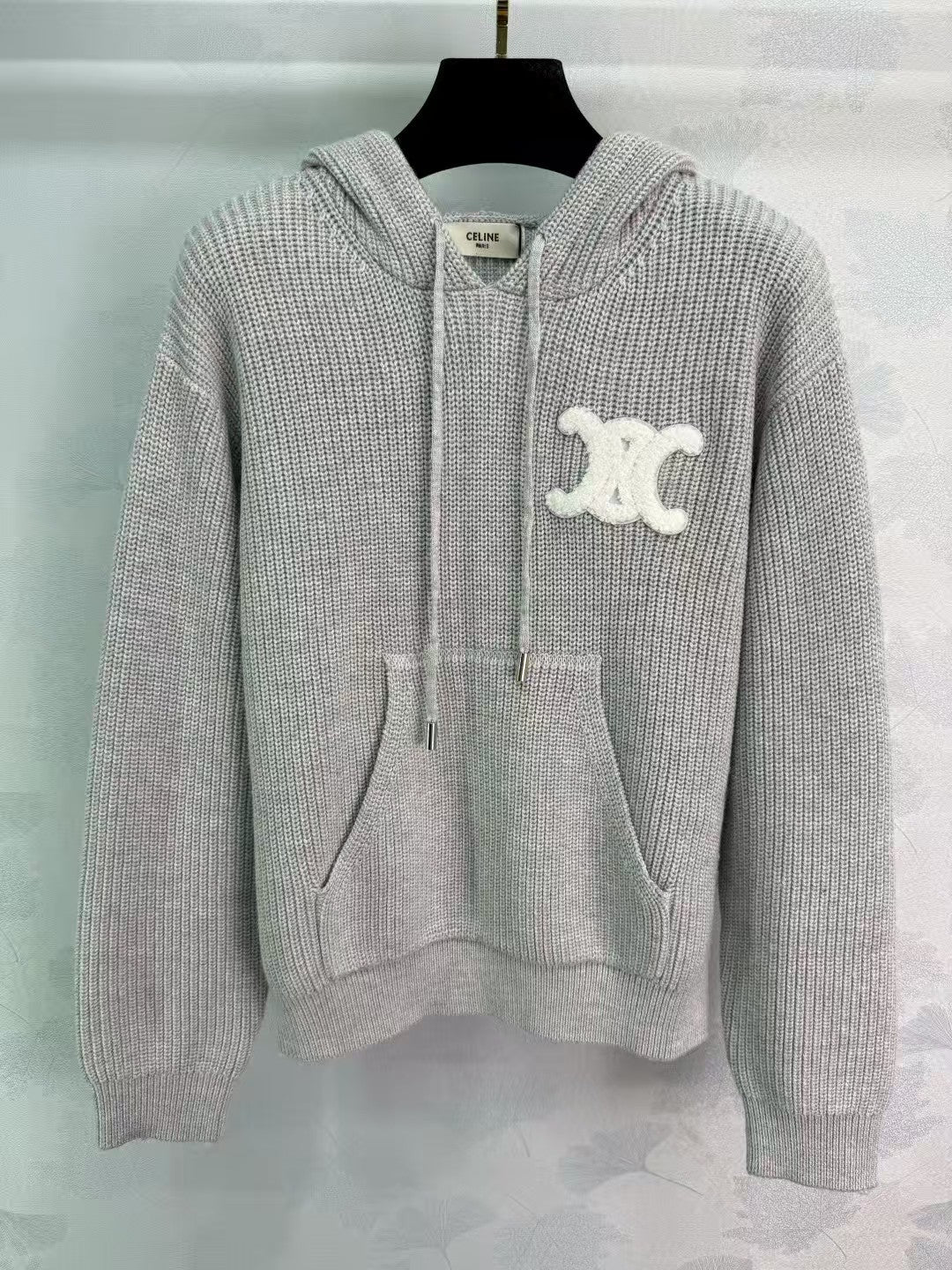 New early autumn hooded knitted sweater