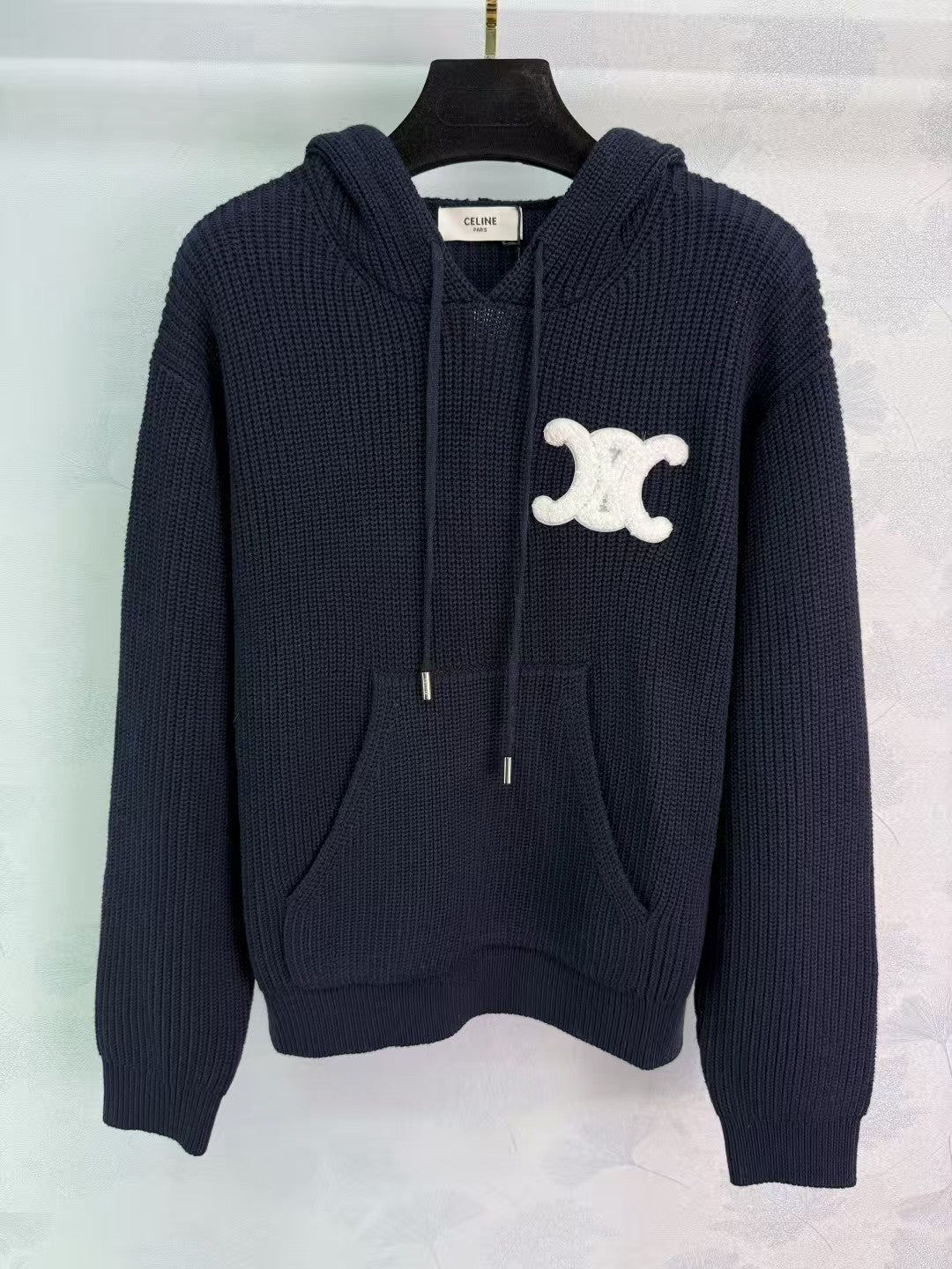 New early autumn hooded knitted sweater