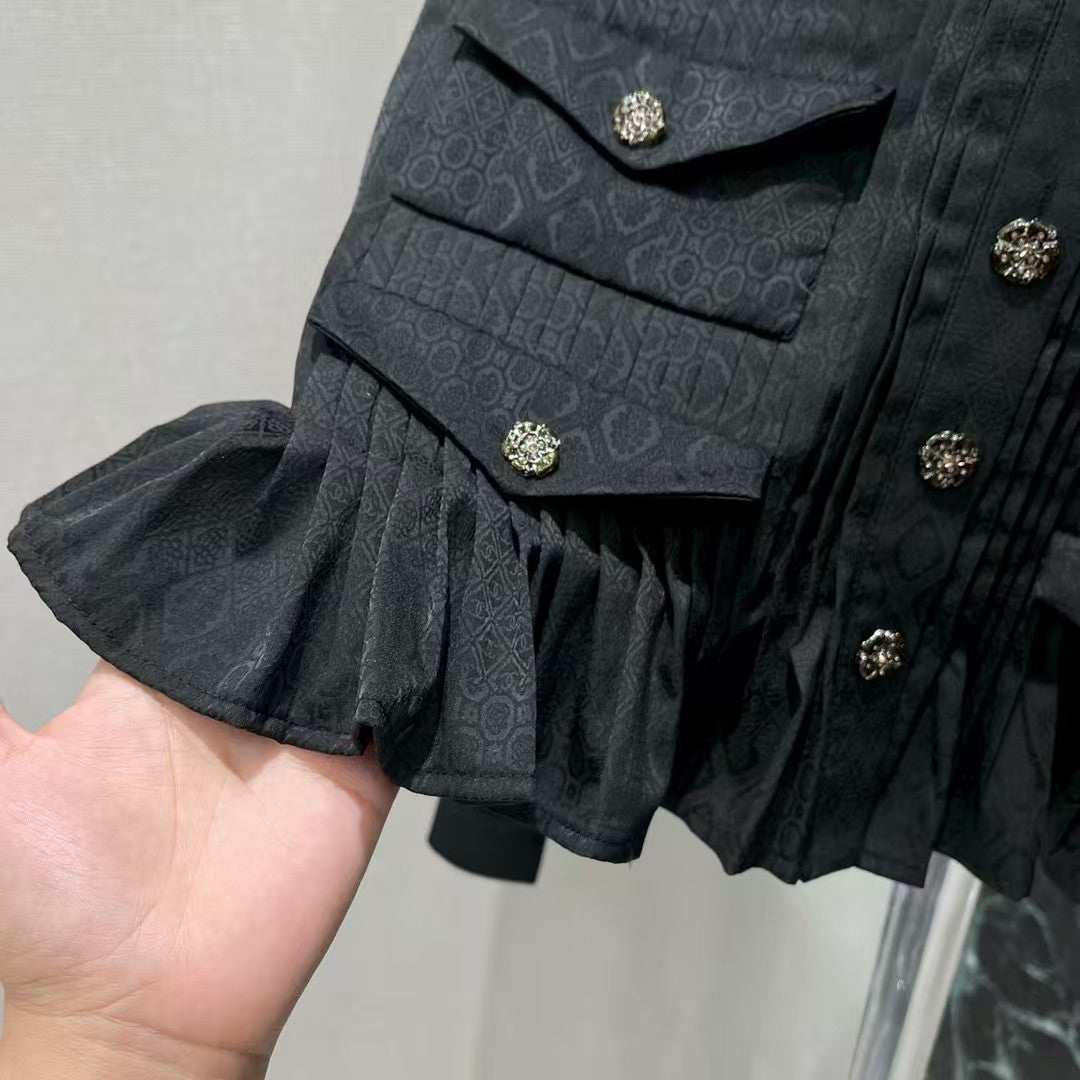 New pleated long-sleeved shirt