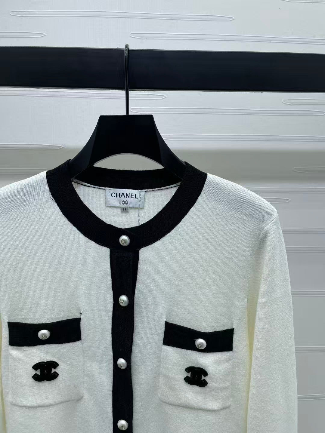 New contrast color knitted cardigan