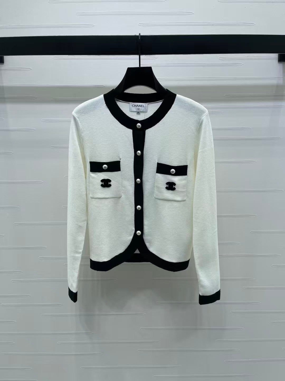 New contrast color knitted cardigan