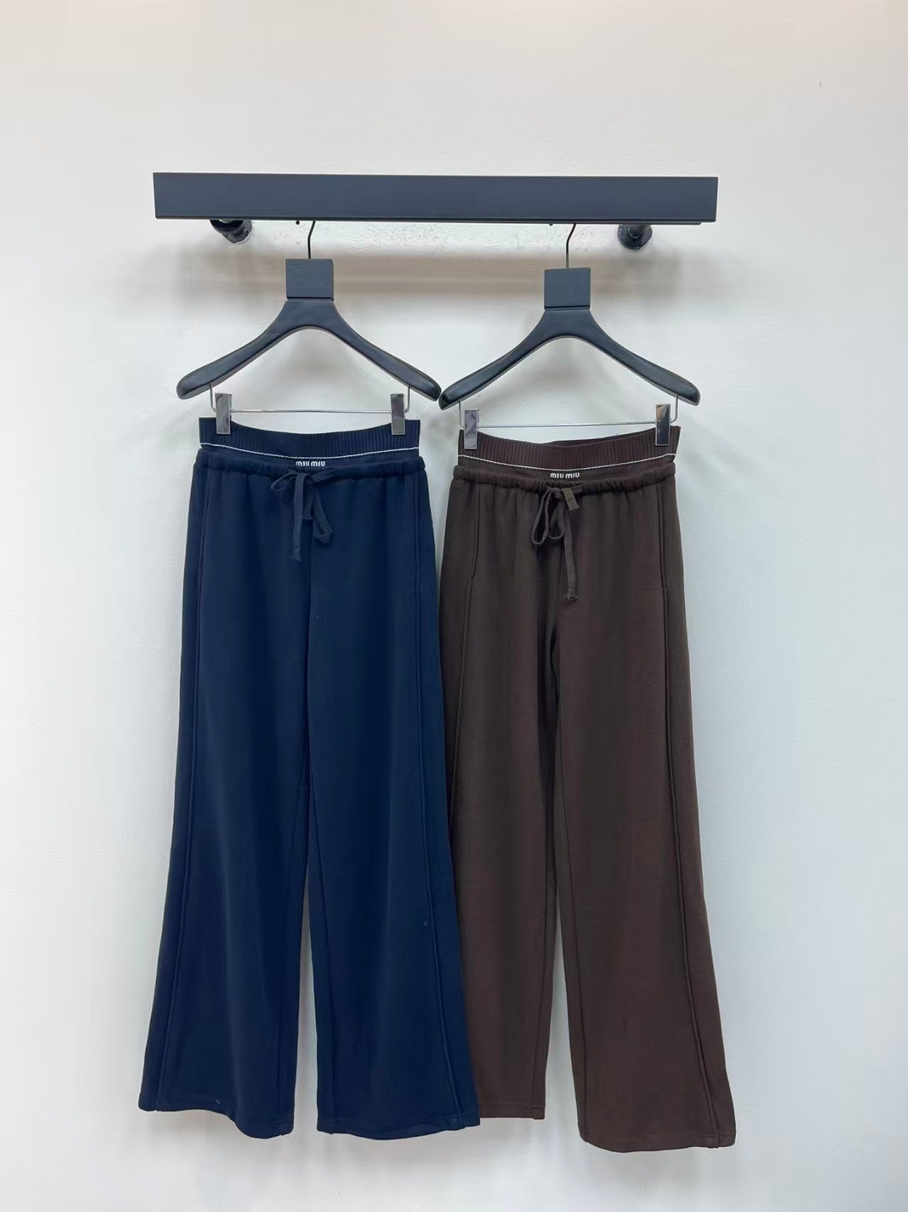 New drawstring wide-leg trousers