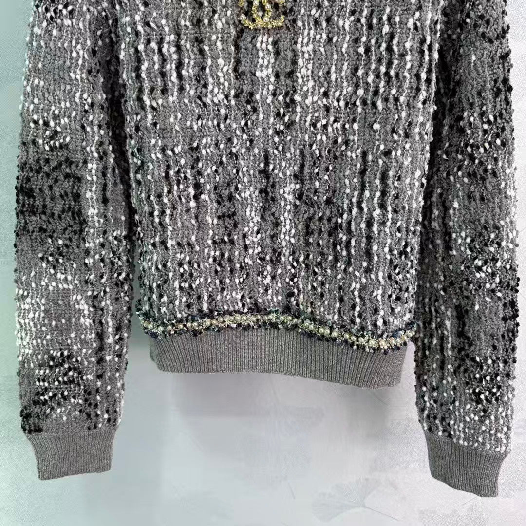 New early autumn round neck knitted top