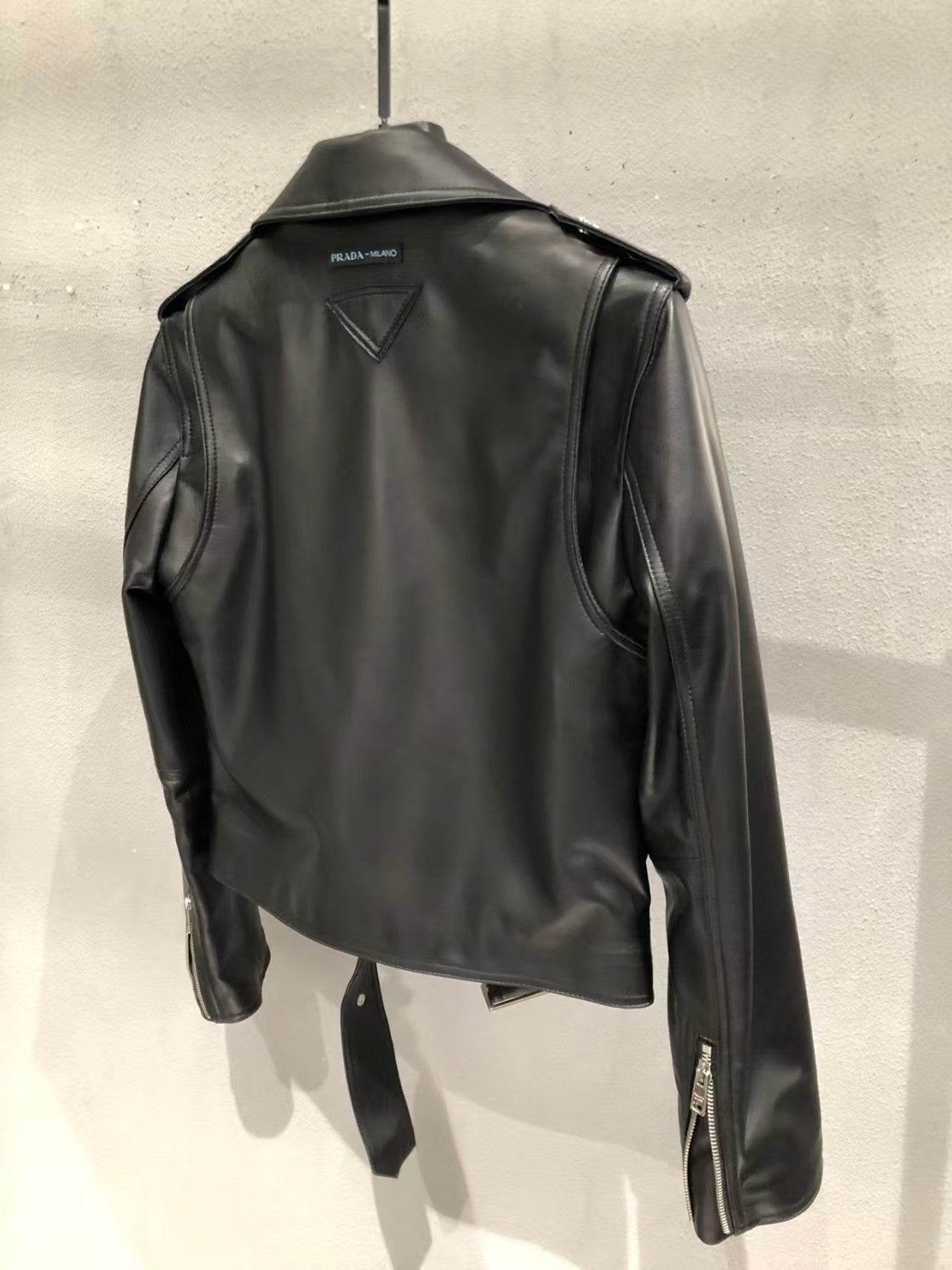 Short sheepskin motorcycle jacket