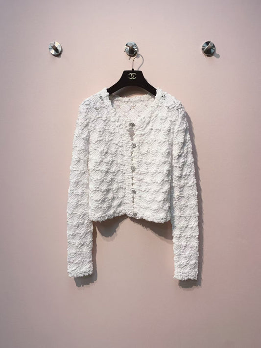 New autumn and winter round neck hollow button top