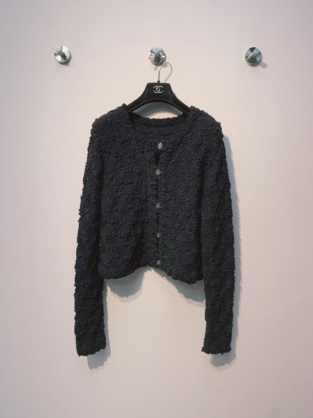 New autumn and winter round neck hollow button top